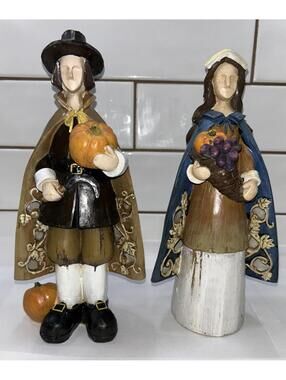 Pilgrim couple figurines